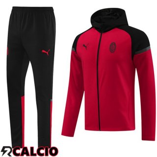 Tuta Calcio - Felpa Con Cappuccio AC Milan Rosso 2024/2025  Tuta Calcio - Felpa Con Cappuccio AC Milan Rosso 2024/2025