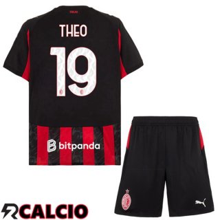 Maglie Calcio AC Milan (THEO 19) Bambino Prima Rosso Nero 2025/2026  Maglie Calcio AC Milan (THEO 19) Bambino Prima Rosso Nero 2025/2026