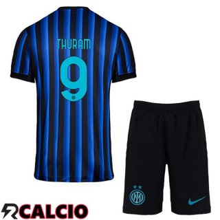 Maglie Calcio Inter Milan (THURAM 9) Bambino Prima Blu Nero 2025/2026  Maglie Calcio Inter Milan (THURAM 9) Bambino Prima Blu Nero 2025/2026