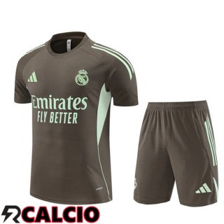 Insieme T Shirt Allenamento Real Madrid + Pantaloncini Grigio 2025/2026  Insieme T Shirt Allenamento Real Madrid + Pantaloncini Grigio 2025/2026