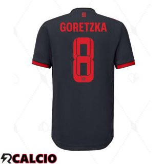 Terza Maglie Calcio Bayern Monaco (Goretzka 8) Nero 2022/2023  Terza Maglie Calcio Bayern Monaco (Goretzka 8) Nero 2022/2023
