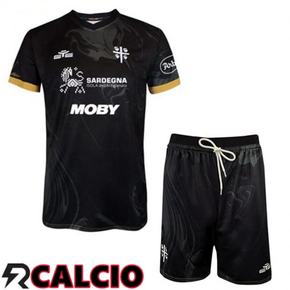 Terza Maglia Cagliari Calcio Bambino Nero 2024/2025  Terza Maglia Cagliari Calcio Bambino Nero 2024/2025