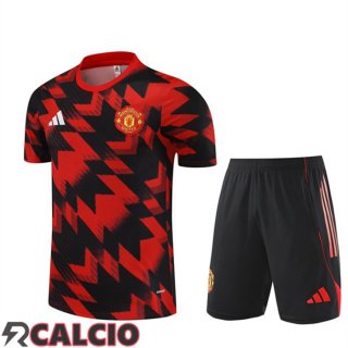 Insieme T Shirt Allenamento Manchester United + Pantaloncini Nero Rosso 2025/2026  Insieme T Shirt Allenamento Manchester United + Pantaloncini Nero Rosso 2025/2026